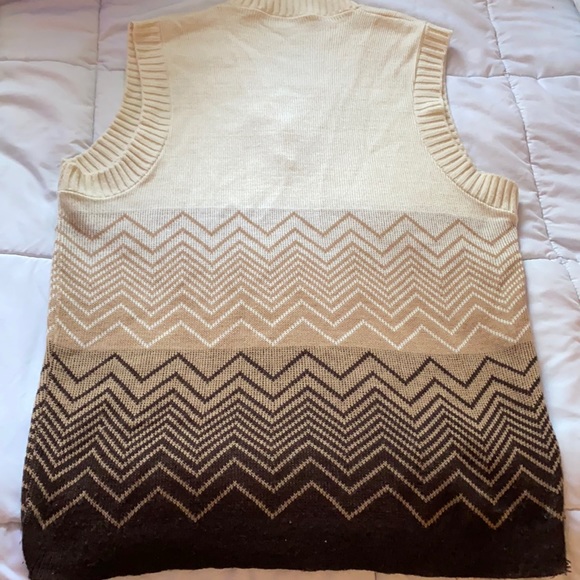 Sweater Vest🤎 - Picture 2 of 3